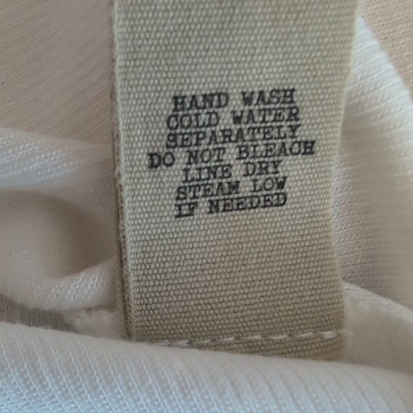 Gimmicks by BKE Elegant Cream V-Neck Tank Top M                            -809A - Picture 7 of 7